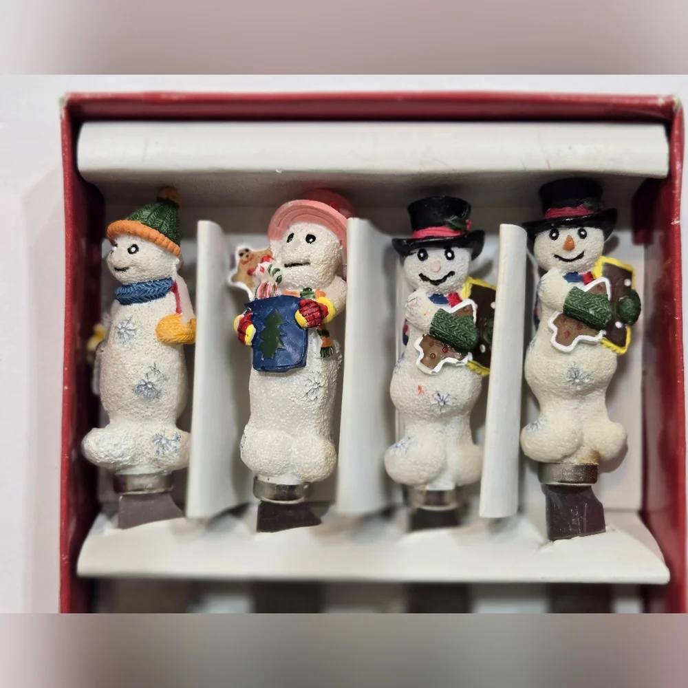 Cardinal Inc. Gourmet Cheese Spreaders Snowmens